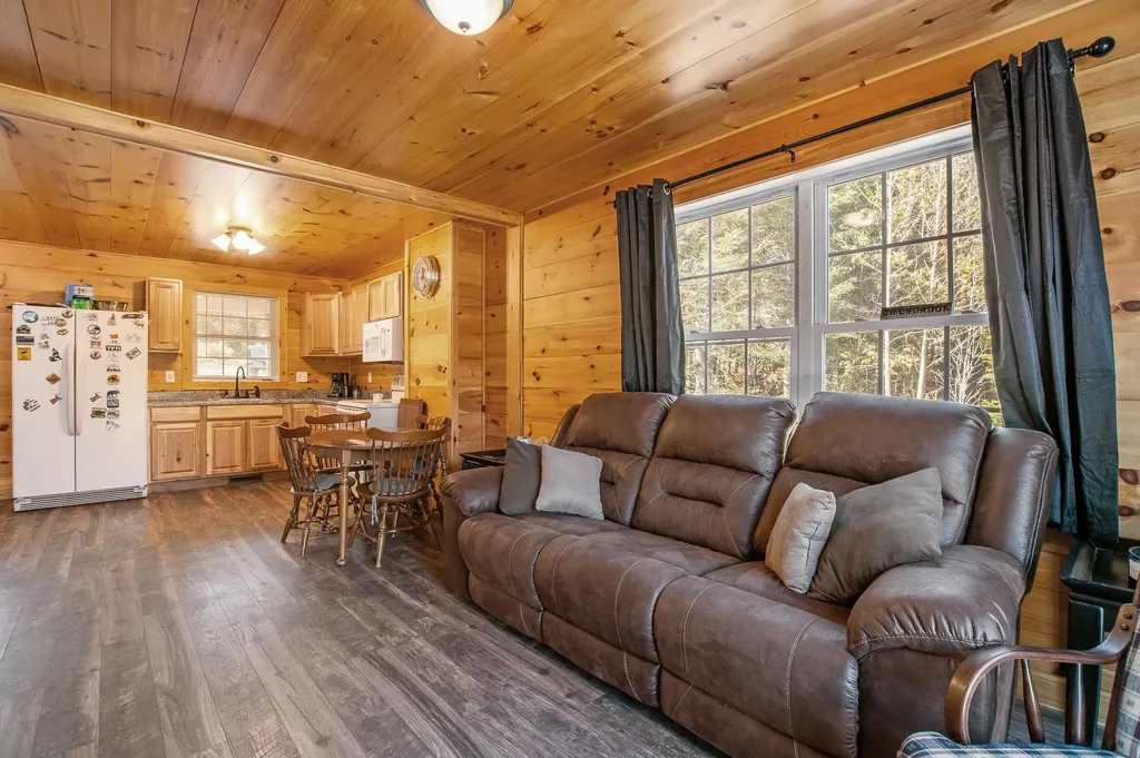 20-21 Johnson Lane Colebrook NH 03576