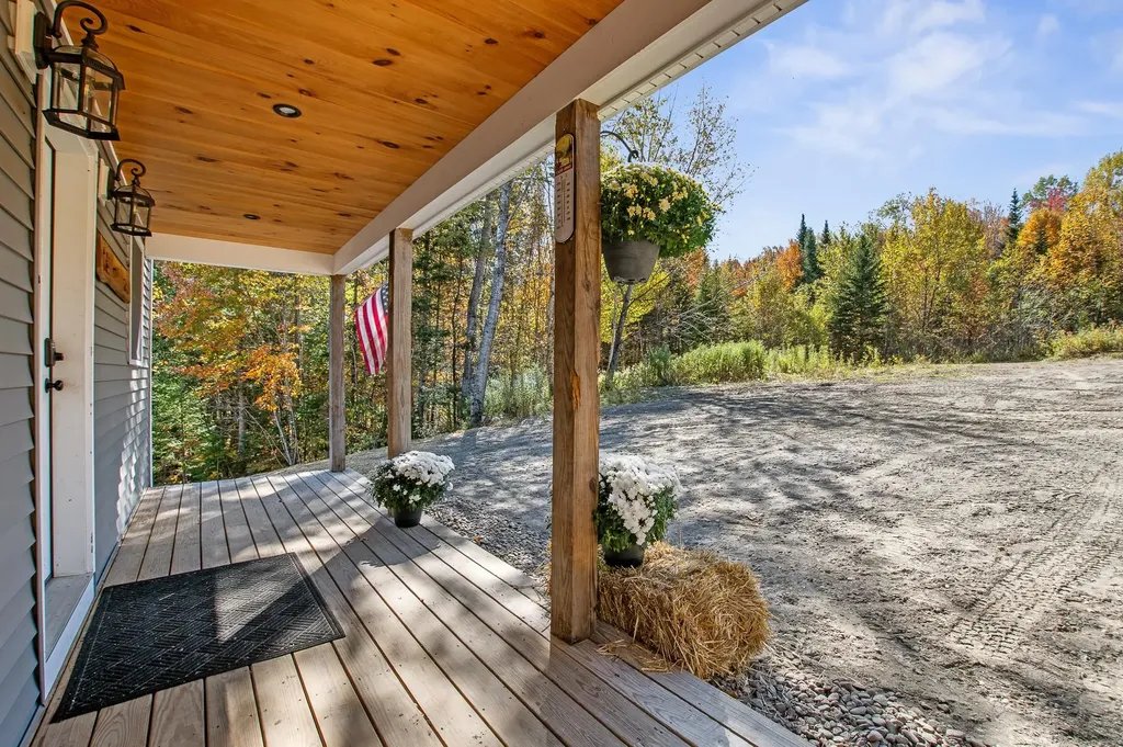 20-21 Johnson Lane Colebrook NH 03576