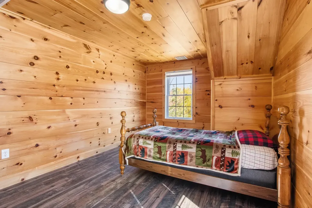 20-21 Johnson Lane Colebrook NH 03576