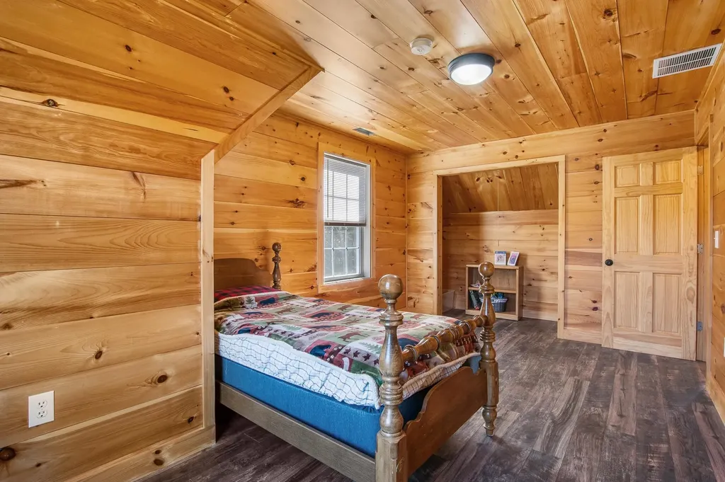 20-21 Johnson Lane Colebrook NH 03576