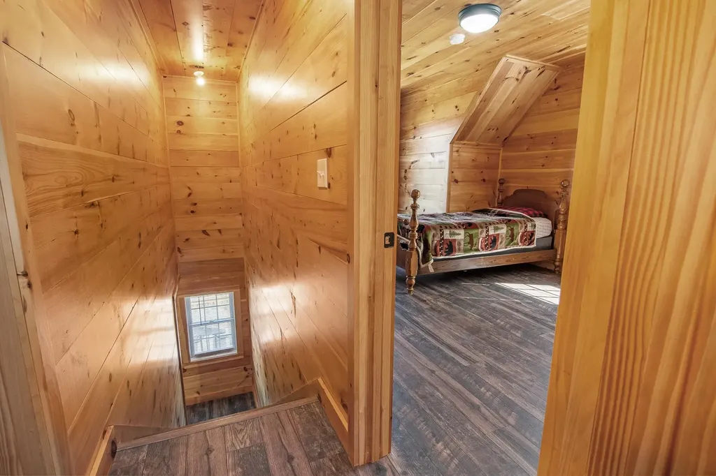 20-21 Johnson Lane Colebrook NH 03576