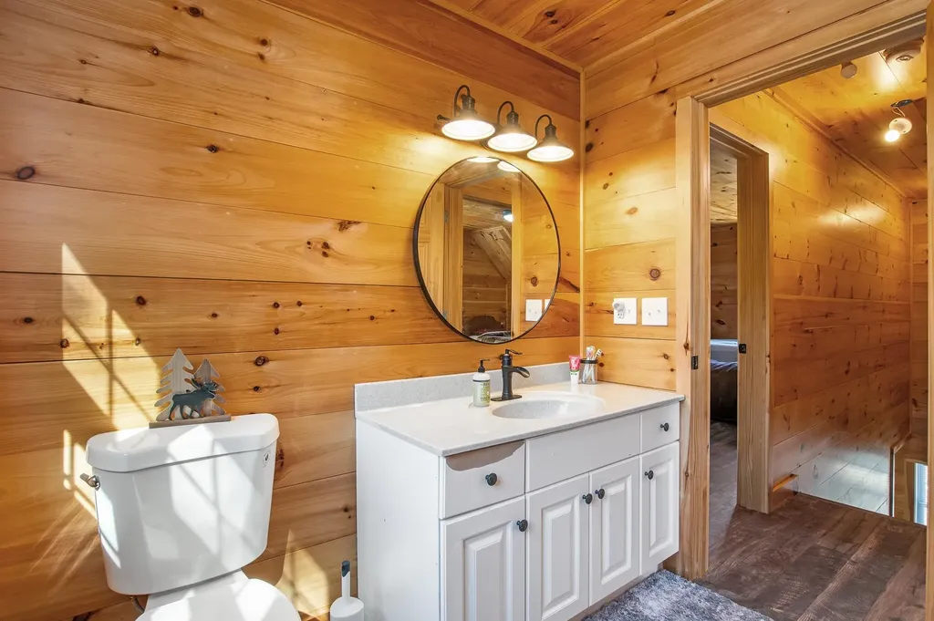 20-21 Johnson Lane Colebrook NH 03576