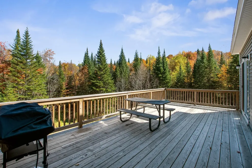 20-21 Johnson Lane Colebrook NH 03576