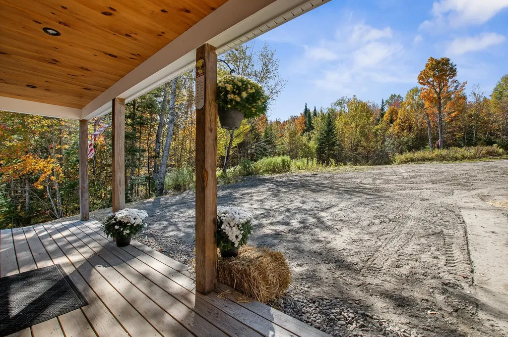 20-21 Johnson Lane Colebrook NH 03576