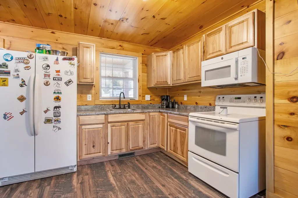 20-21 Johnson Lane Colebrook NH 03576