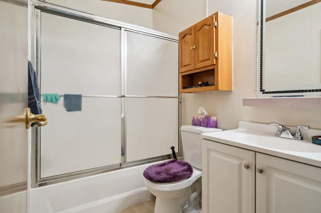 30 Cherokee Way Rochester NH 03867