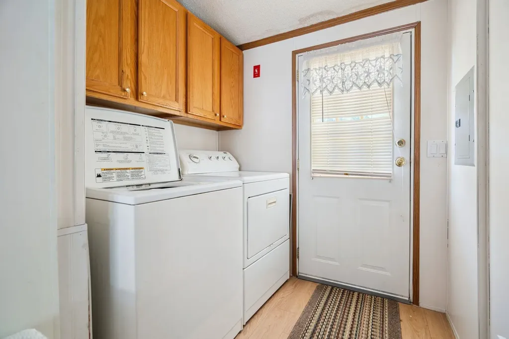 30 Cherokee Way Rochester NH 03867