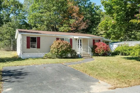 30 Cherokee Way Rochester NH 03867