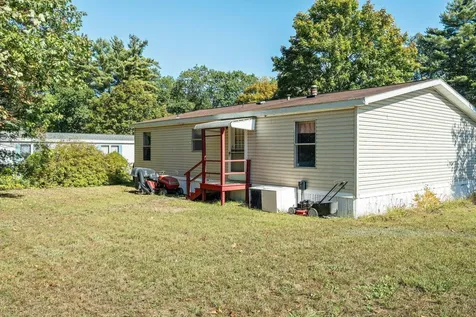 30 Cherokee Way Rochester NH 03867