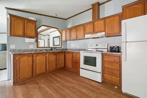 30 Cherokee Way Rochester NH 03867