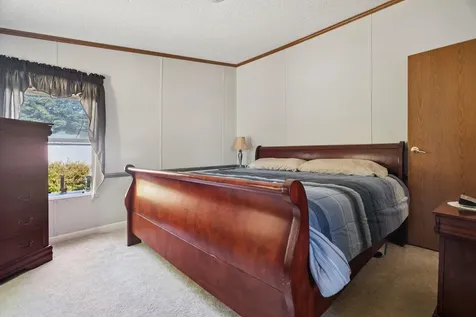 30 Cherokee Way Rochester NH 03867