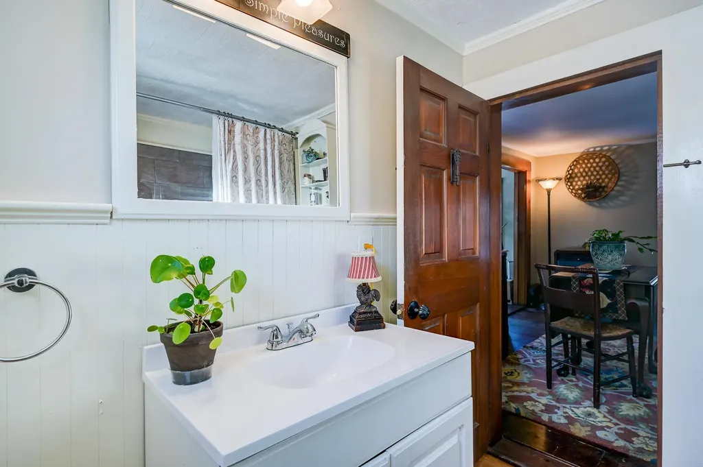 78 School Street Effingham NH 03882