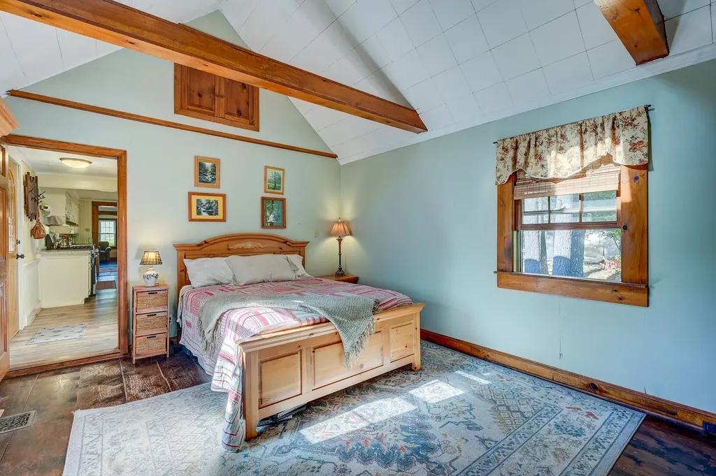 78 School Street Effingham NH 03882