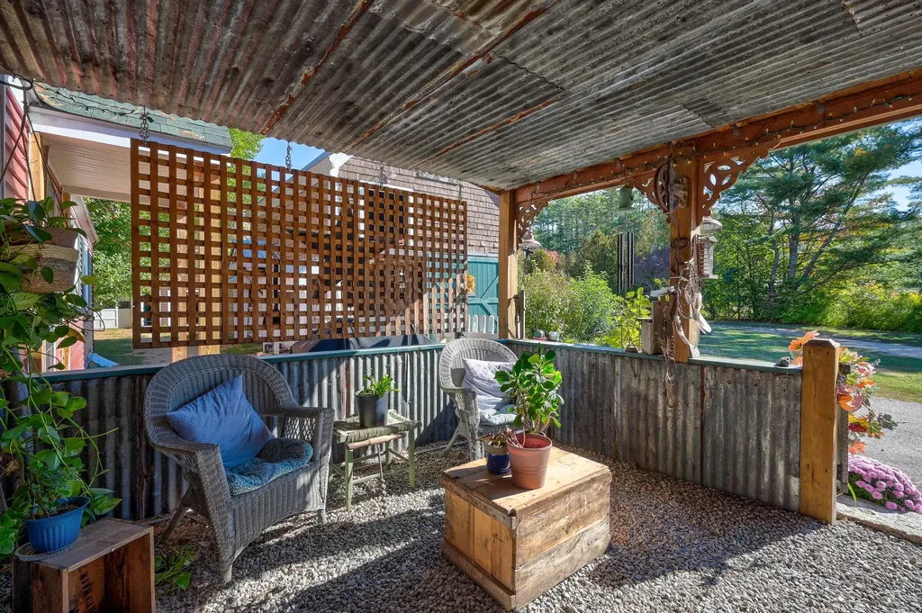 78 School Street Effingham NH 03882