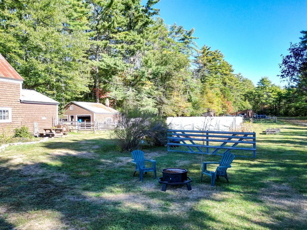 78 School Street Effingham NH 03882