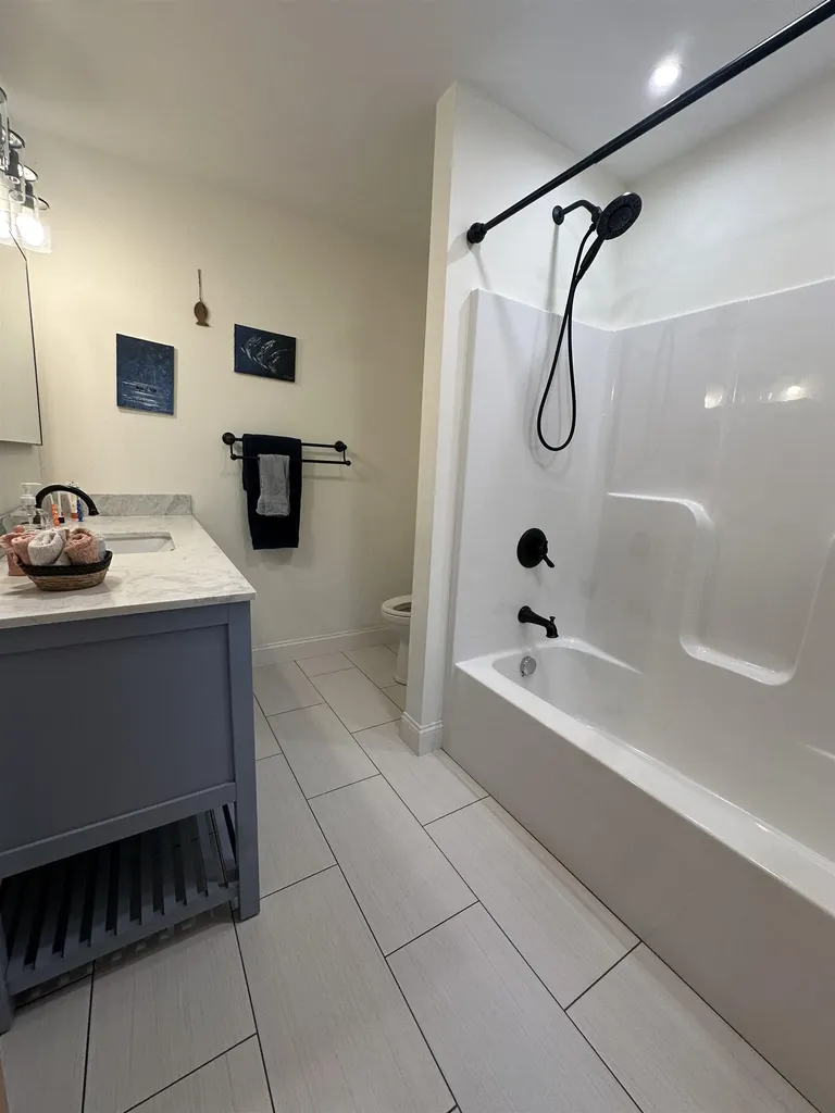 38 Brimmer Lane Hampton Falls NH 03844-2309