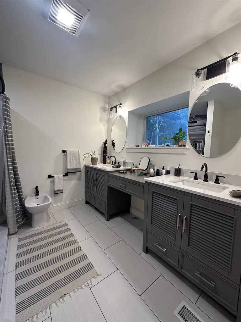 38 Brimmer Lane Hampton Falls NH 03844-2309