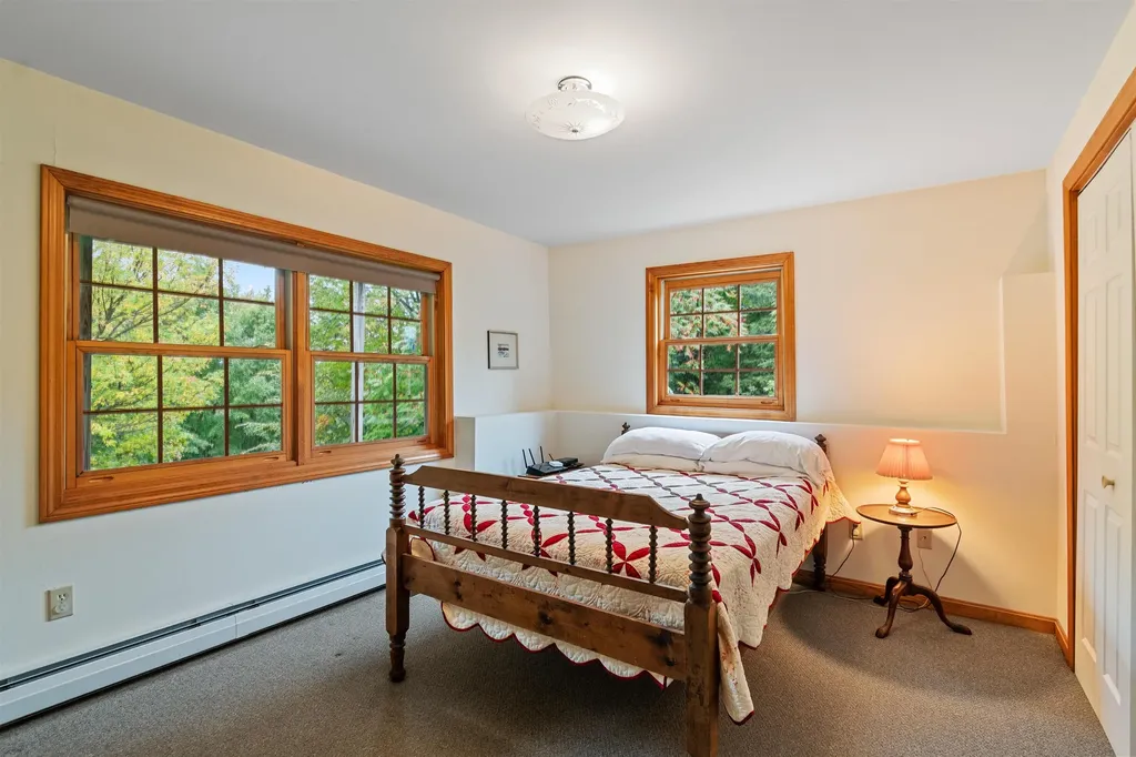 31 Lovers Lane Grand Isle VT 05458