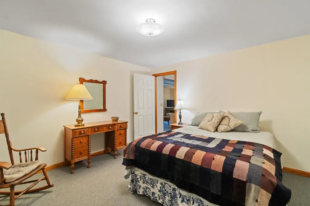 31 Lovers Lane Grand Isle VT 05458