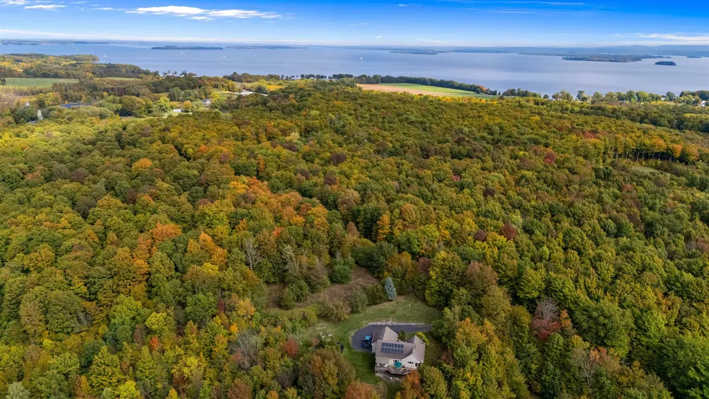 31 Lovers Lane Grand Isle VT 05458