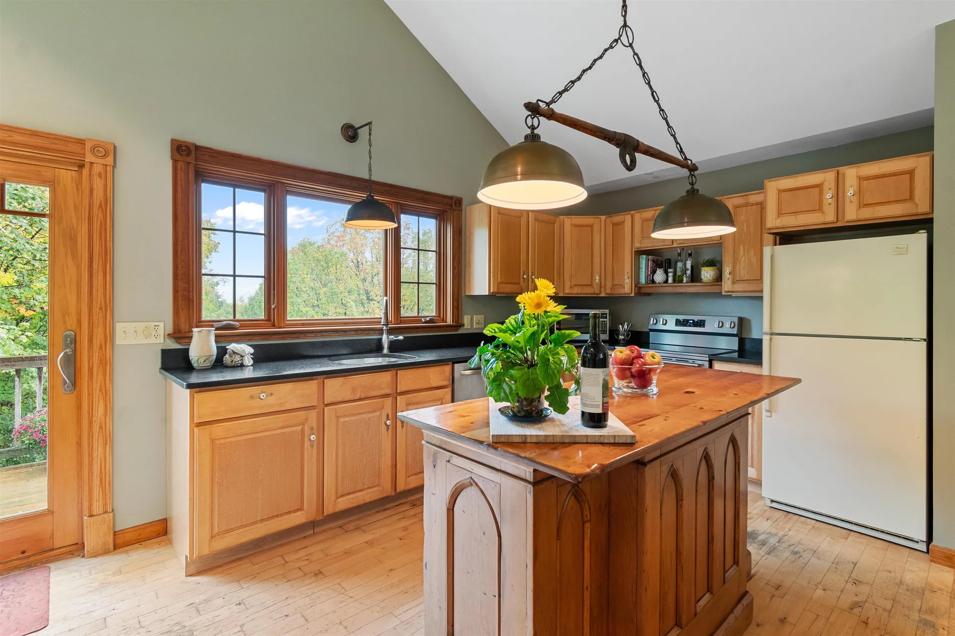 31 Lovers Lane Grand Isle VT 05458