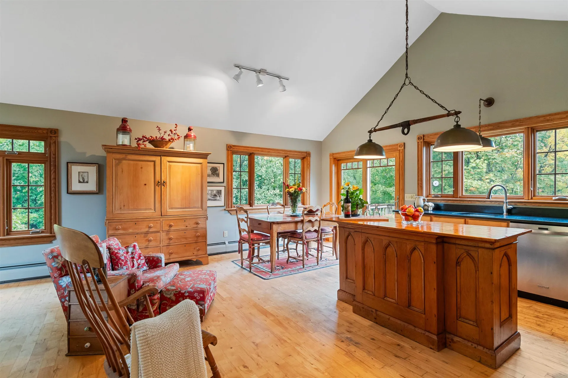 31 Lovers Lane Grand Isle VT 05458