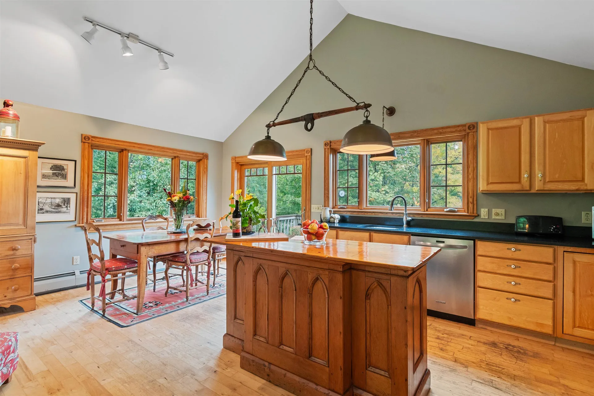 31 Lovers Lane Grand Isle VT 05458