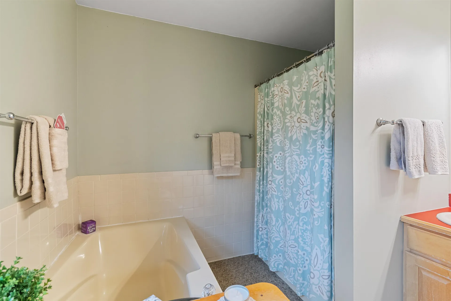 31 Lovers Lane Grand Isle VT 05458