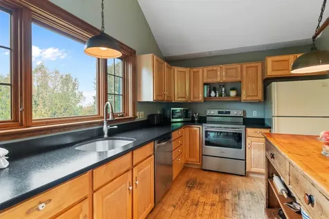 31 Lovers Lane Grand Isle VT 05458