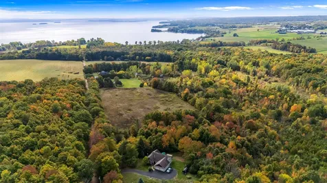 31 Lovers Lane Grand Isle VT 05458