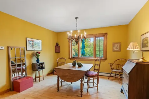 31 Lovers Lane Grand Isle VT 05458