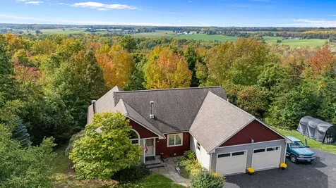 31 Lovers Lane Grand Isle VT 05458