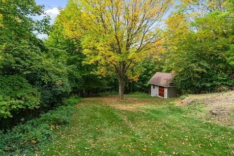 31 Lovers Lane Grand Isle VT 05458