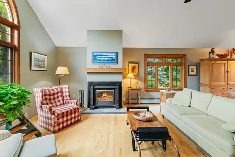 31 Lovers Lane Grand Isle VT 05458