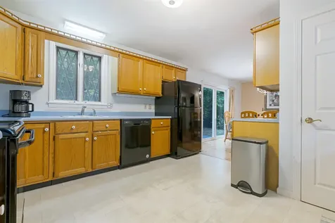 23 Friar Tuck Way Wolfeboro NH 03894