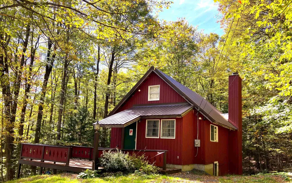 8 Little Bend Wilmington VT 05363