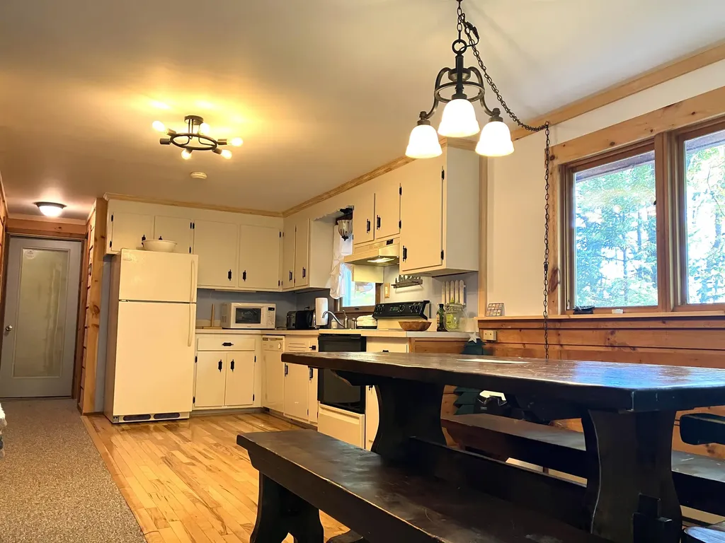 8 Little Bend Wilmington VT 05363
