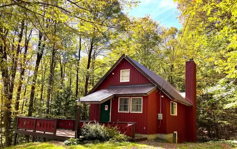 8 Little Bend Wilmington VT 05363