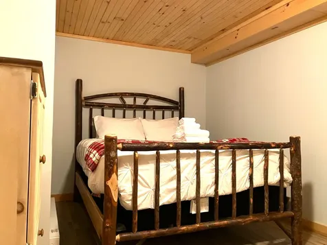 8 Little Bend Wilmington VT 05363