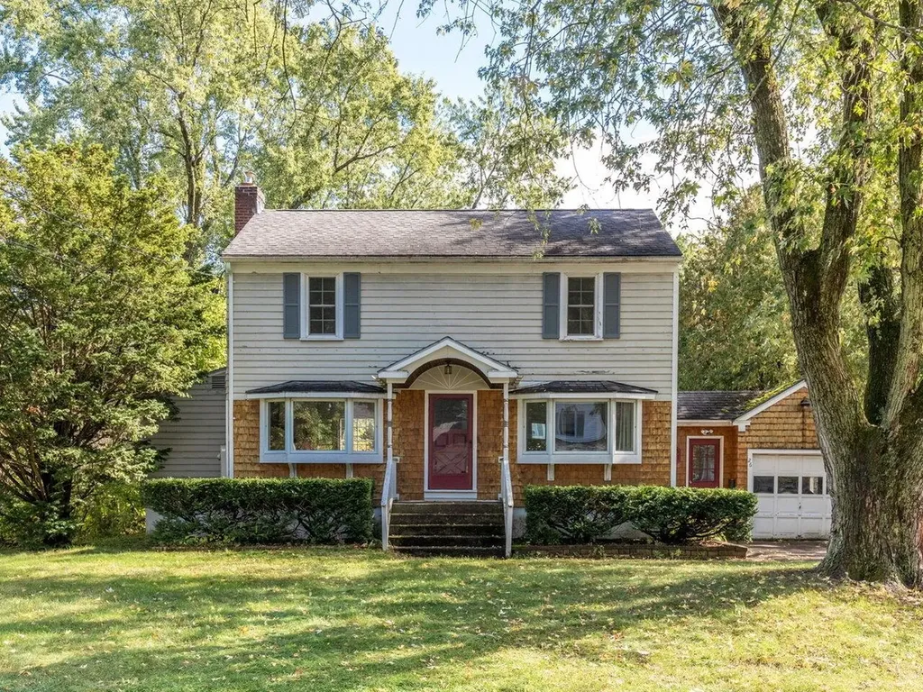 26 Elsom Parkway South Burlington VT 05403