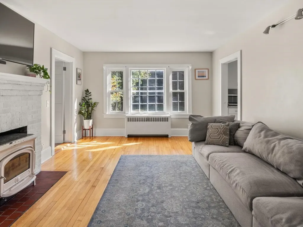 26 Elsom Parkway South Burlington VT 05403