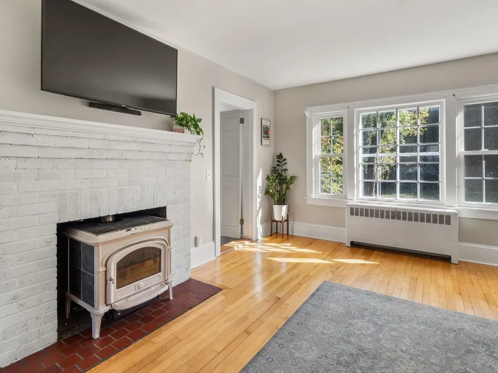 26 Elsom Parkway South Burlington VT 05403