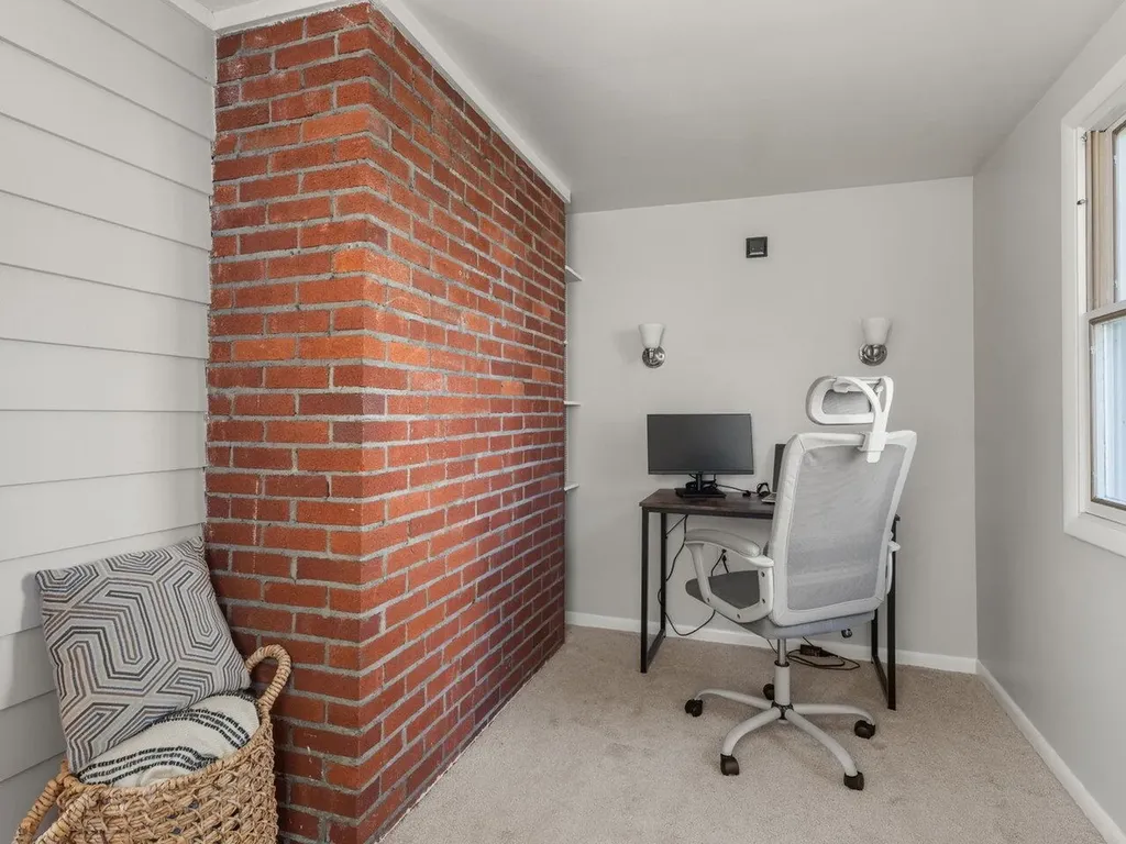 26 Elsom Parkway South Burlington VT 05403