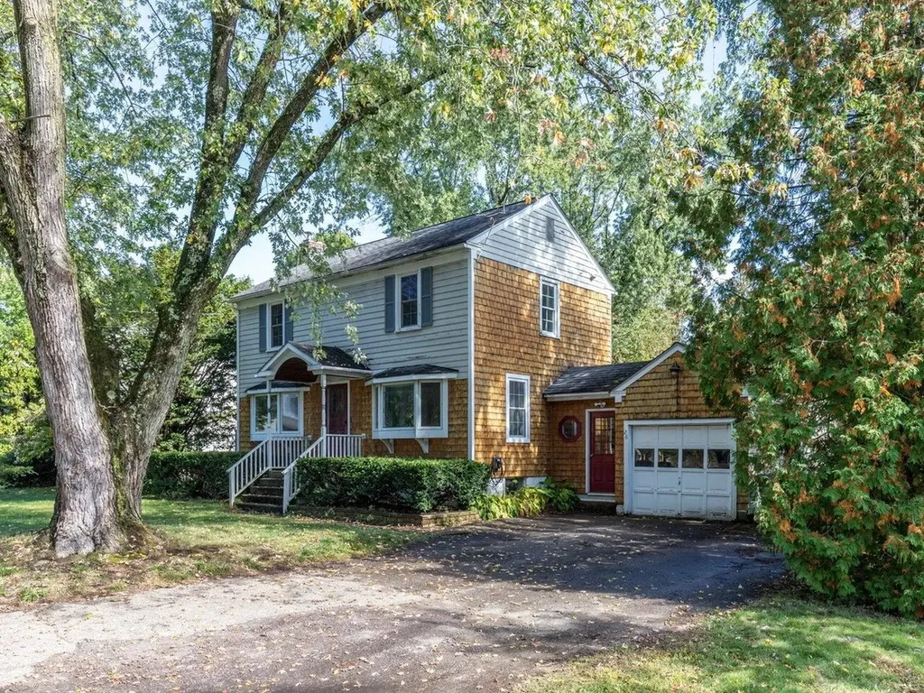 26 Elsom Parkway South Burlington VT 05403