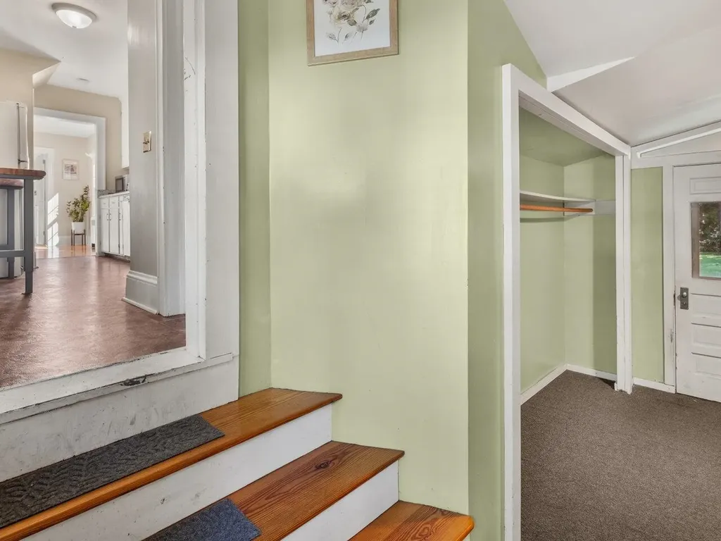 26 Elsom Parkway South Burlington VT 05403