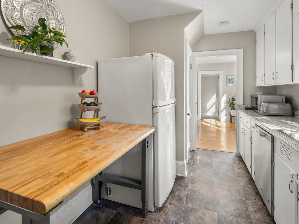 26 Elsom Parkway South Burlington VT 05403