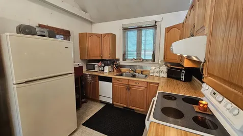 787 Vt Route 30 Newfane VT 05345