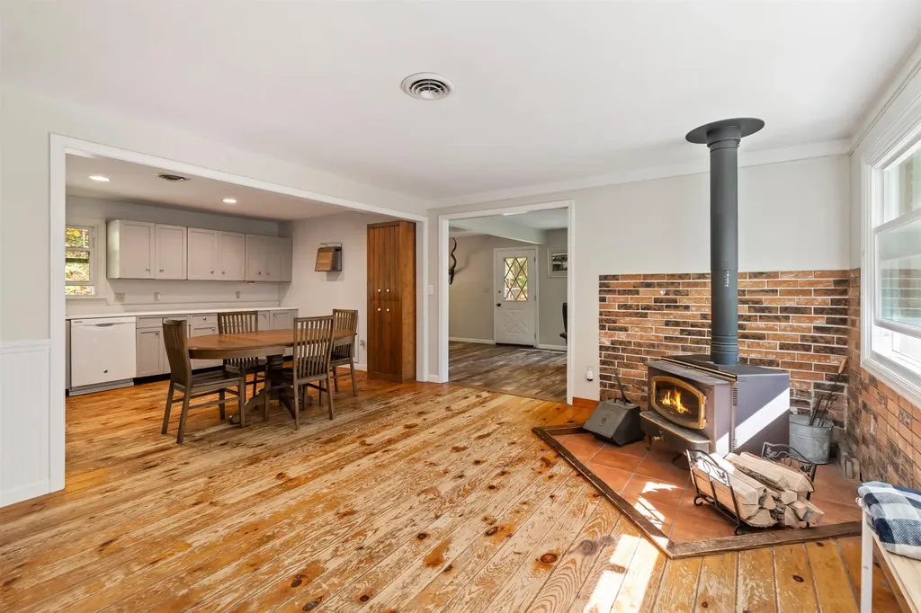 929 Texas Hill Road Hinesburg VT 05461