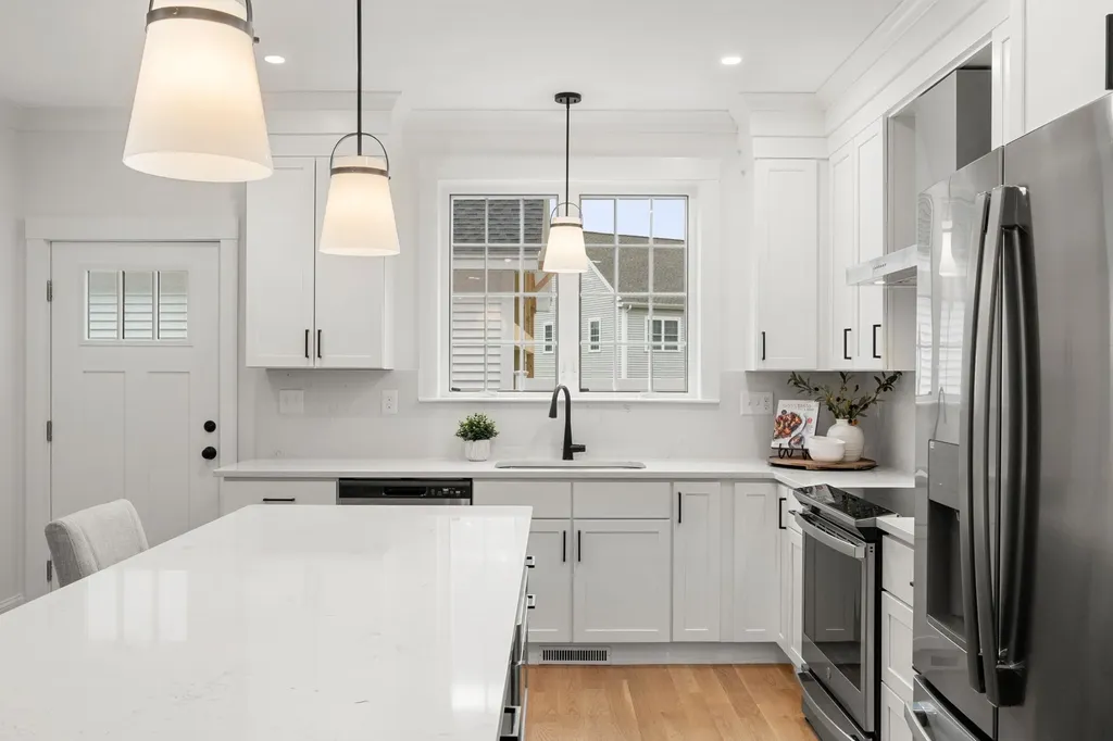 67 Groton Road Nashua NH 03062