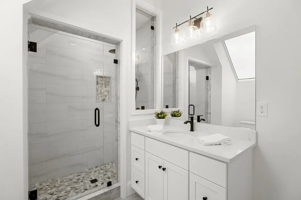 67 Groton Road Nashua NH 03062